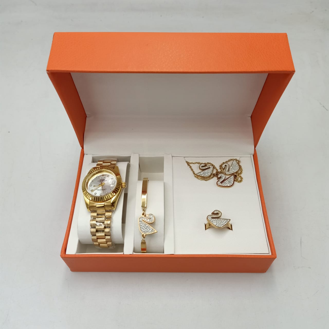 Crystal Hour Women Watch ©