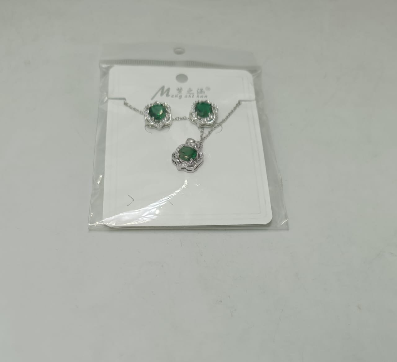 Emerald Zircon Flower Pendant Set