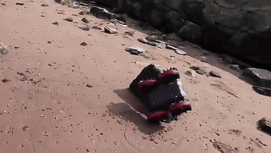 Amphibious - Stunt Vehicle Toy ©