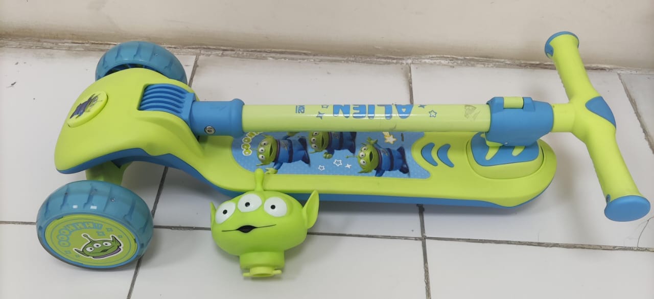 Disney Kids Scooter ©