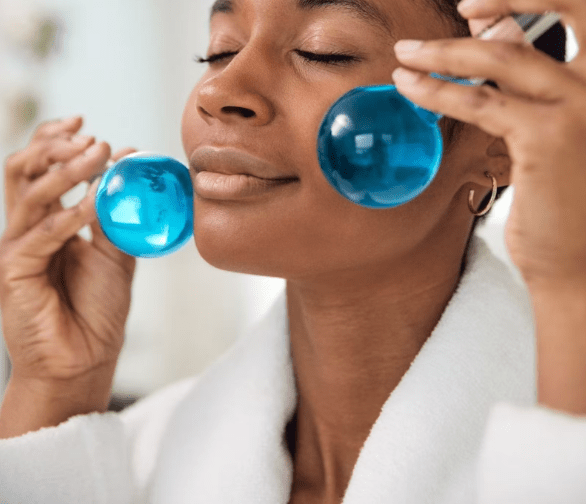 Benefit Cosmetics - Facial Ice Roller Globes ©