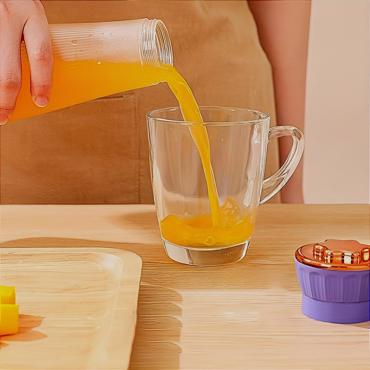 Crown Type Juicer Cup