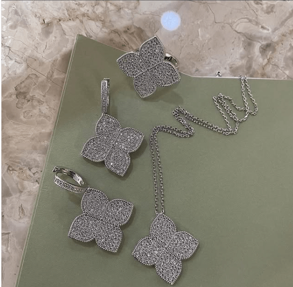 Four-Leaf Necklace Set