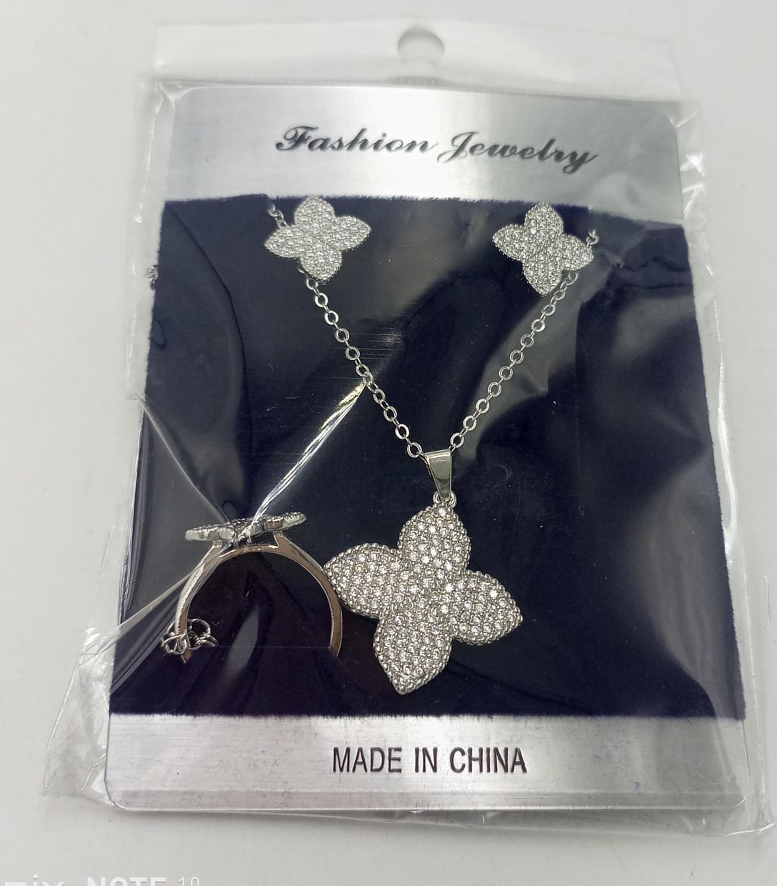 Four-Leaf Necklace Set