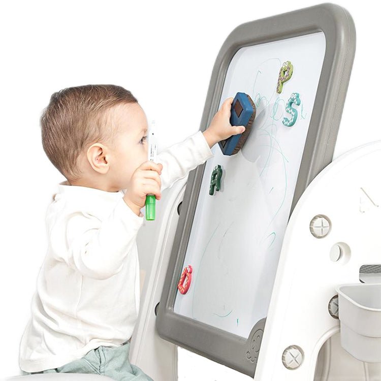 Kid's Table & Chair Set ©