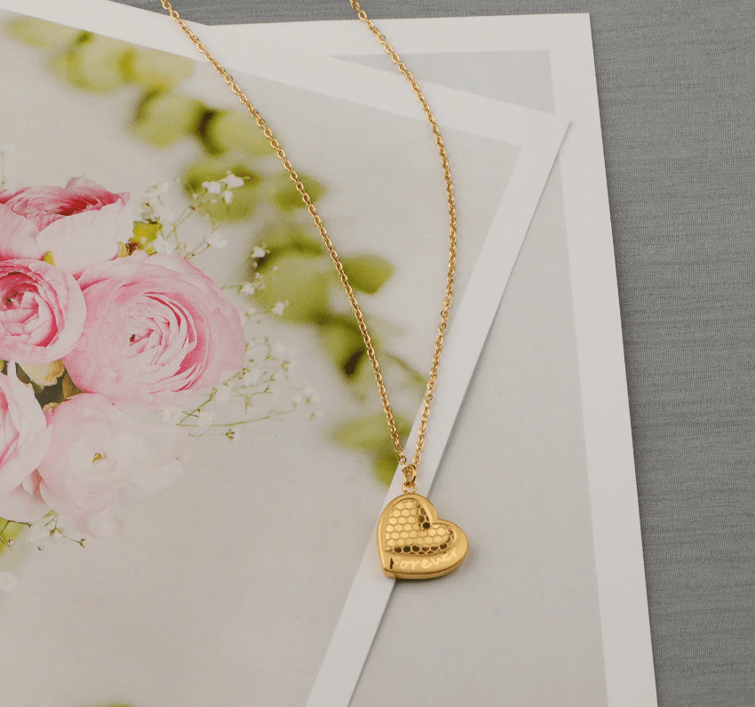 Love Pendant Necklace Set