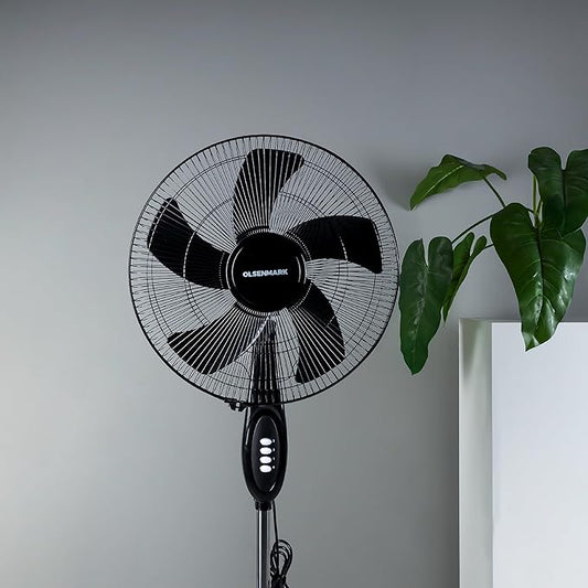 Pedestal Fan With 5 Leaf Blades ©